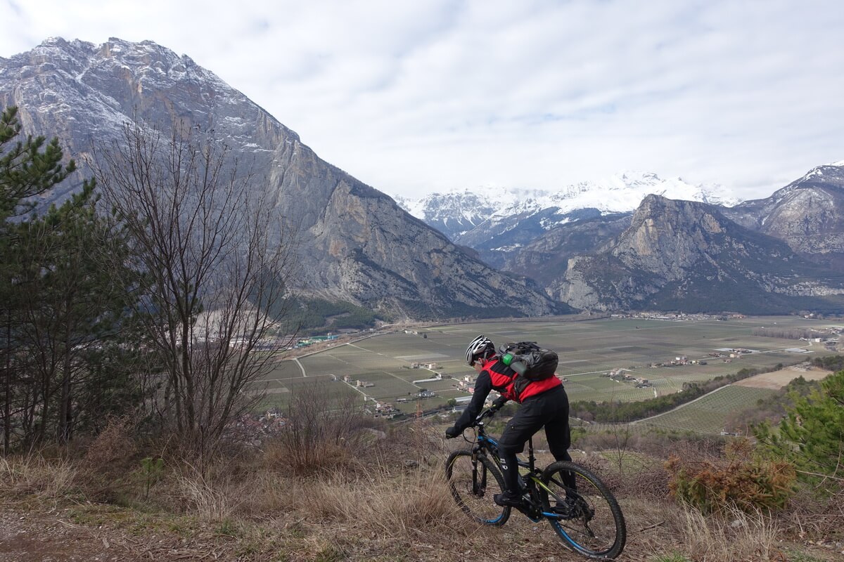 Dossi di Croce: Trail zum Lago di Cavedine