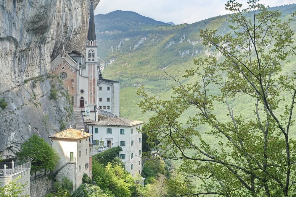 Madonna della Corona