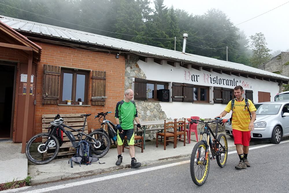 Begegnung an der Osteria del Din - Ziel für Shuttles