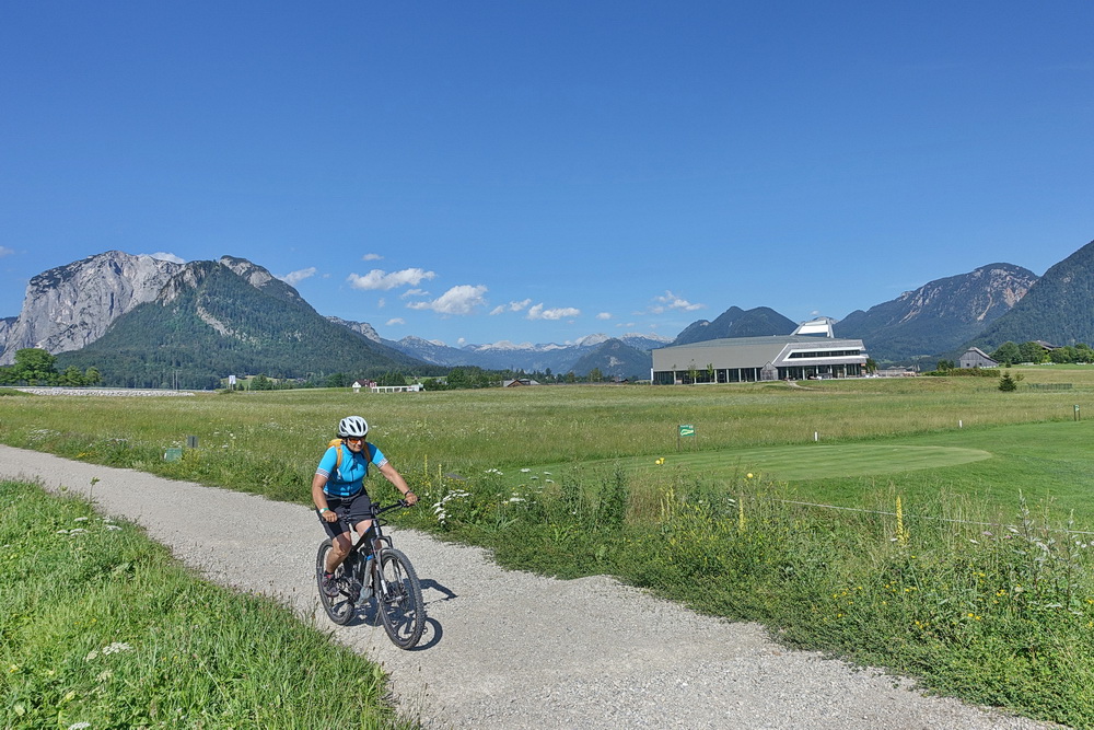 Narzissenhotel - Tourstart am Golfplatz